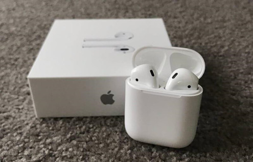 苹果正研究将AirPods作为健康设备的可能性，蓝牙耳机商标属于哪个类目？